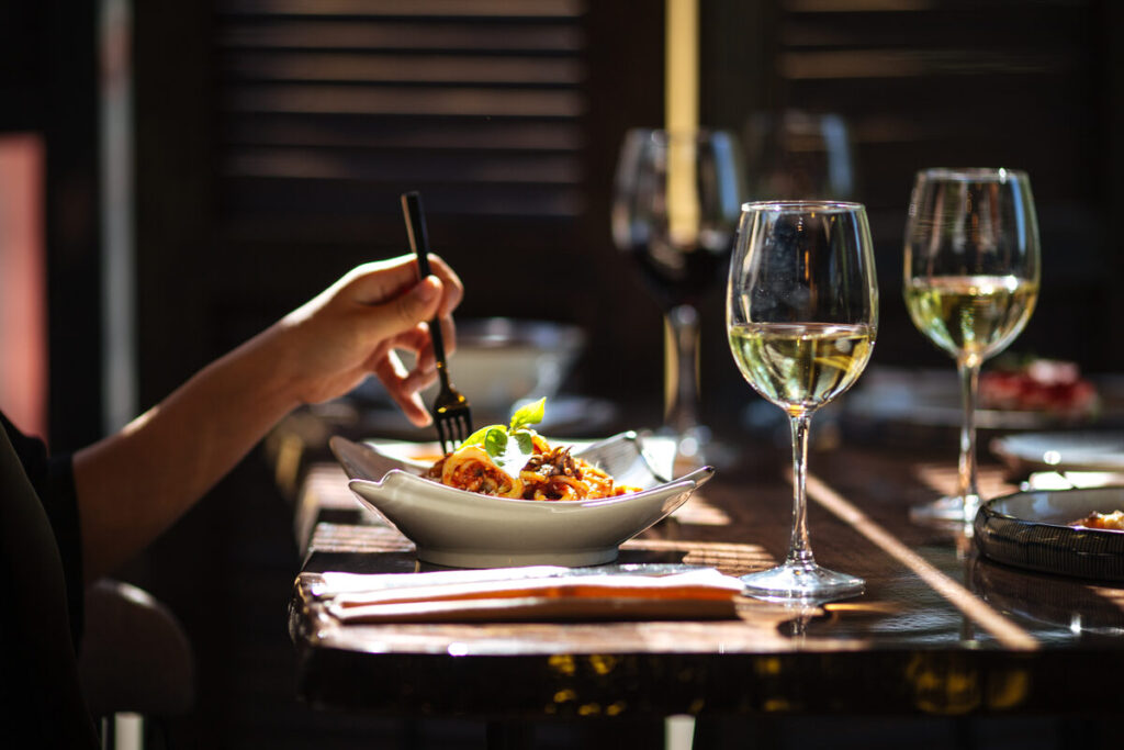 Savoring Upper Falls: An Enthusiast’s Guide to the Best Eats in Rochester’s Vibrant Neighborhood